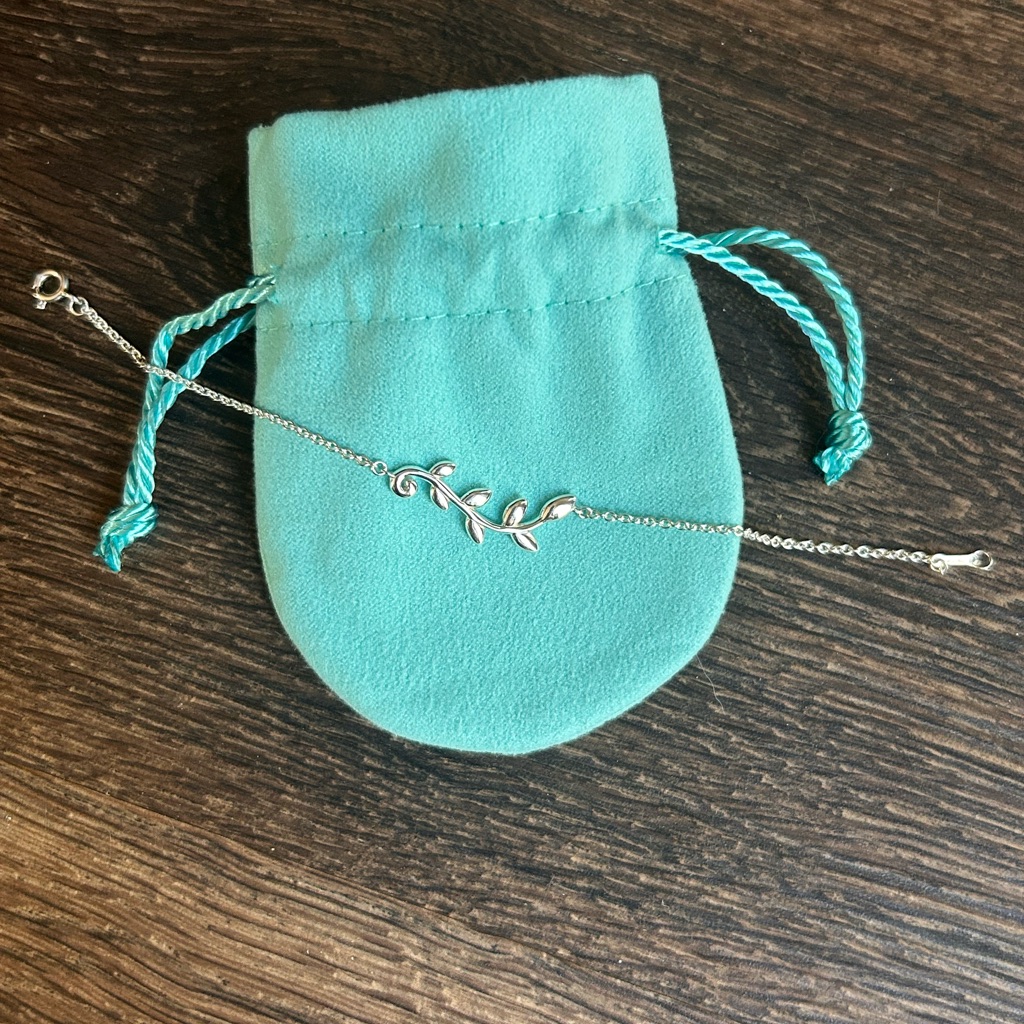 Authentic Tiffany & Co Olive Leaf Vine Bracelet 6.75 Size / 925 Sterling Silver
